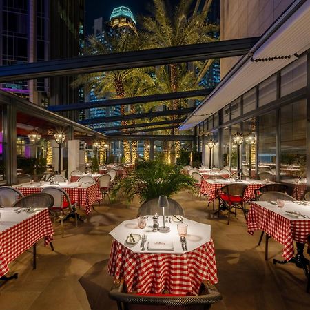 Le Meridien City Center Доха Екстериор снимка