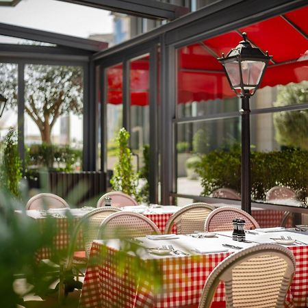 Le Meridien City Center Доха Екстериор снимка