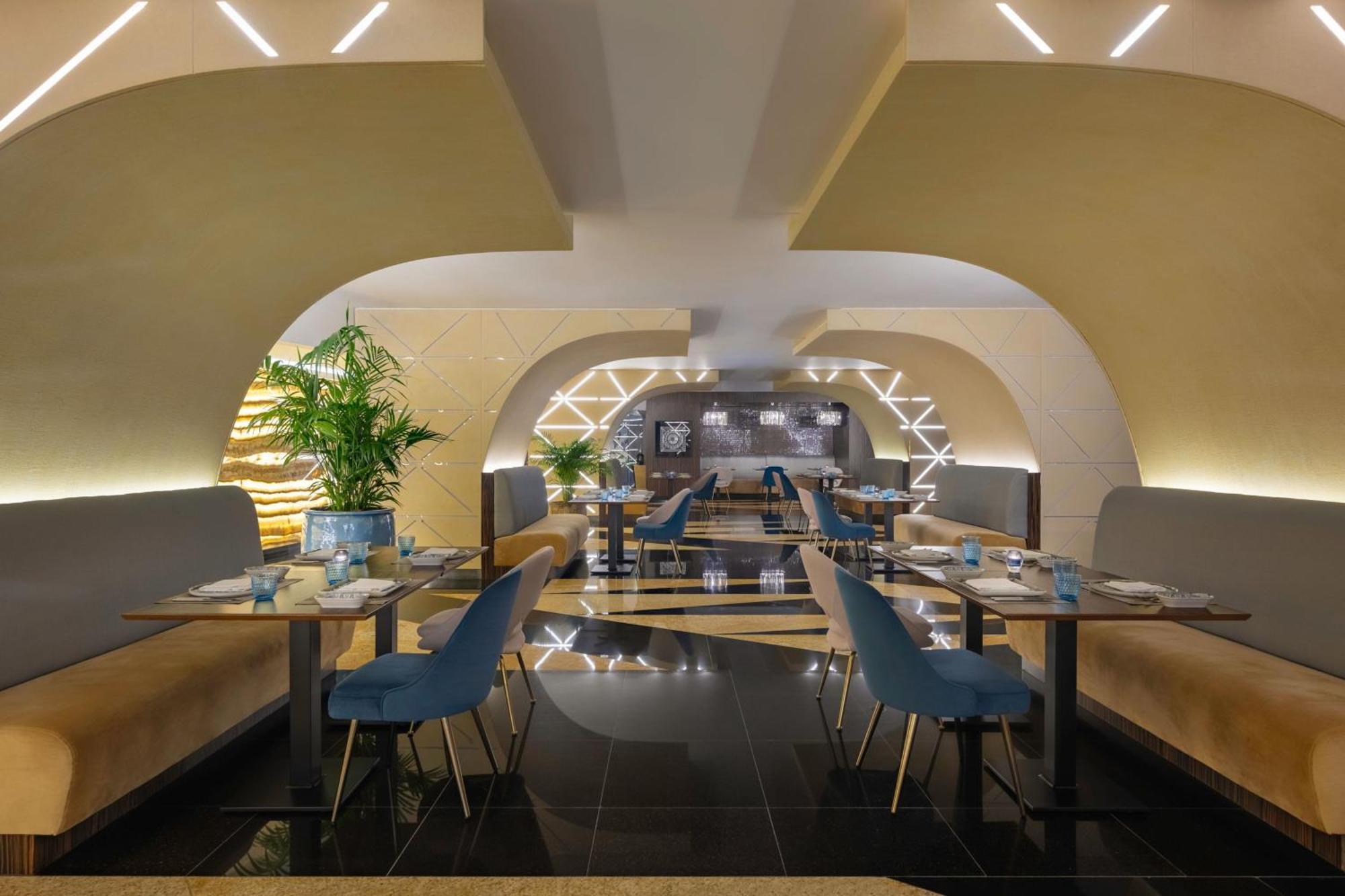 Le Meridien City Center Доха Екстериор снимка