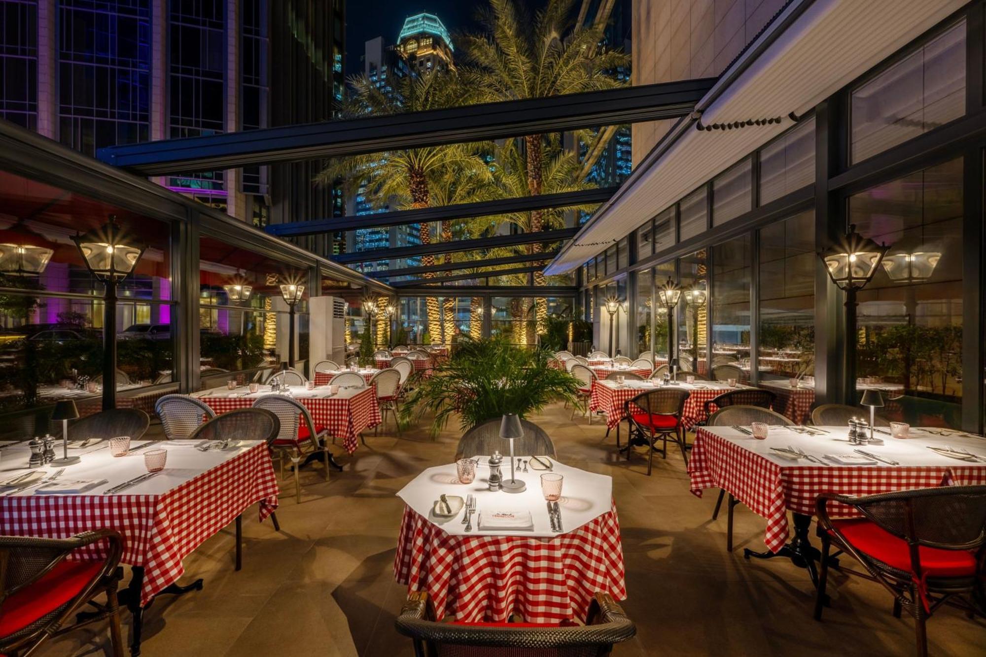 Le Meridien City Center Доха Екстериор снимка