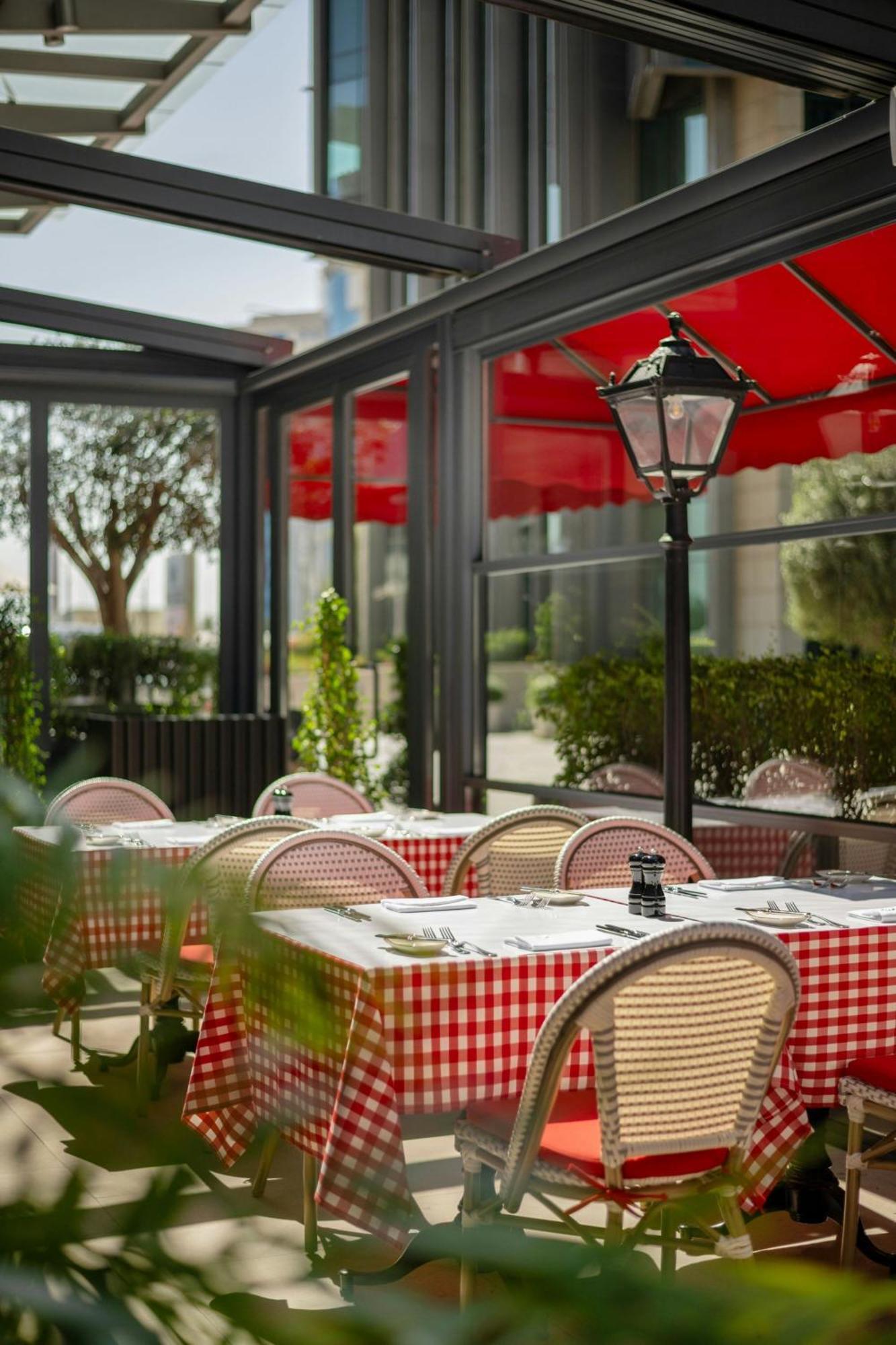 Le Meridien City Center Доха Екстериор снимка
